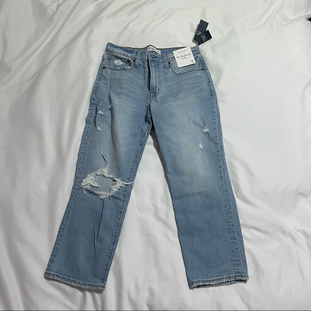 Abercrombie & Fitch Mid Rise Boyfriend Jeans